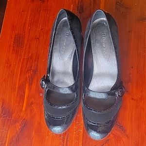 Etienne Aigner black suede and patent leather Mary Janes size 9.5